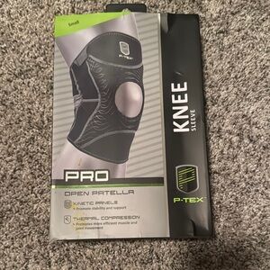 Black Knee Support with Compression and Stabilization​